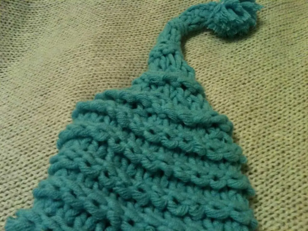 Loom Knit Elf Hat - Decrease for cone with no seams - GoodKnit Kisses